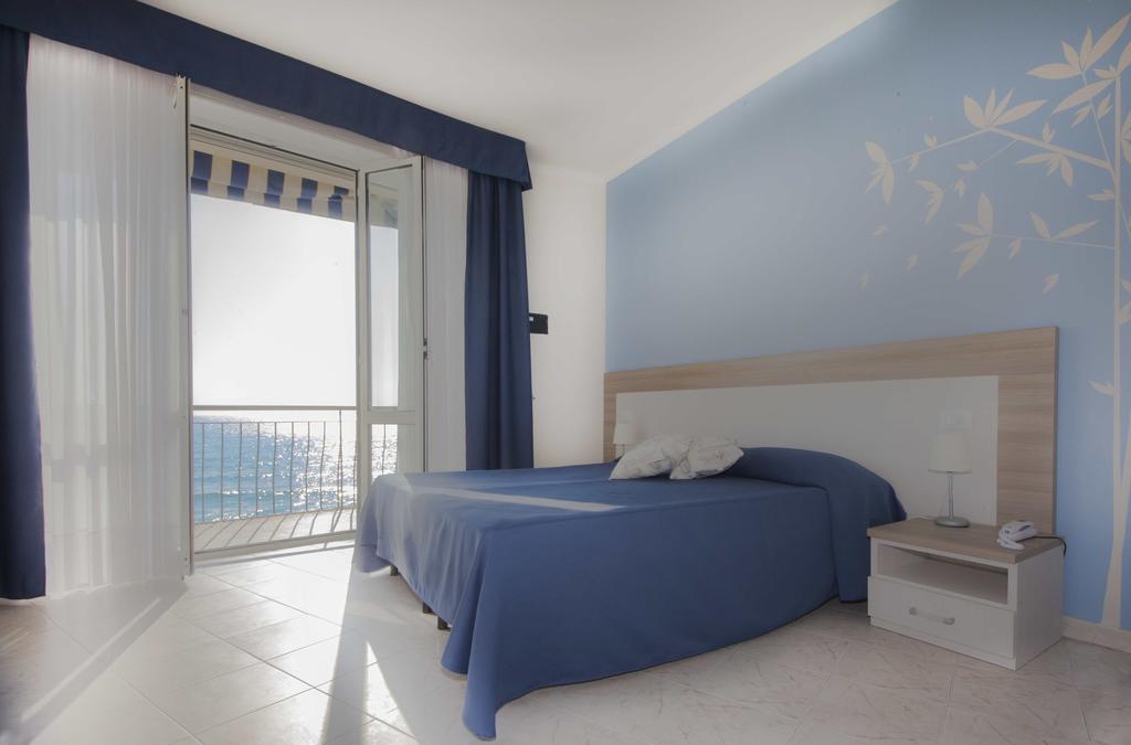 Hotel Bel Sit Alassio Zimmer foto